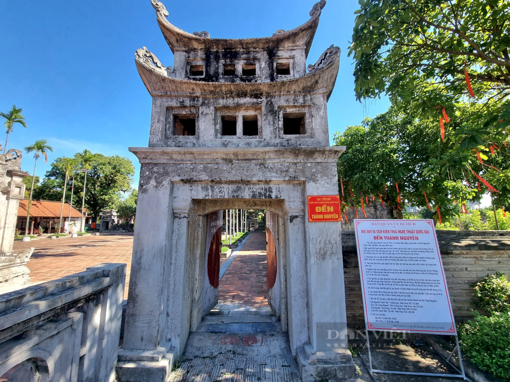 The temple is an important part of the spiritual journey through Bai Dinh Pagoda, offering a moment of reflection and devotion